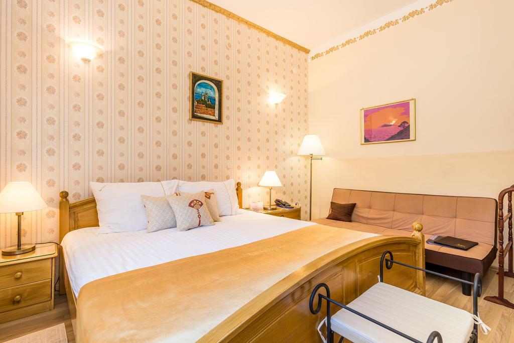 Villas Arbia - Margita Beach Hotel Banjol Exteriör bild