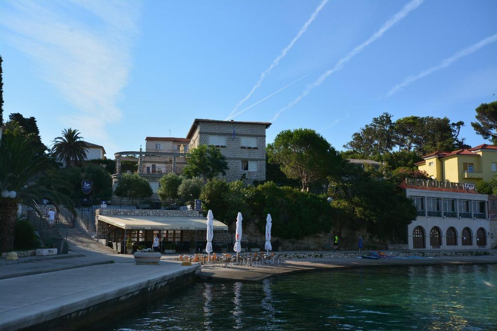 Villas Arbia - Margita Beach Hotel Banjol Exteriör bild